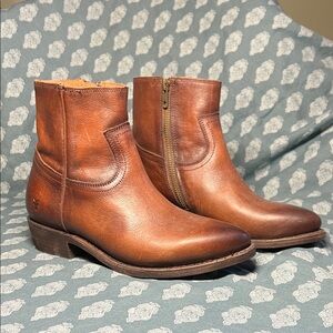 Frye Billy Leather inside zip cowboy style ankle boots